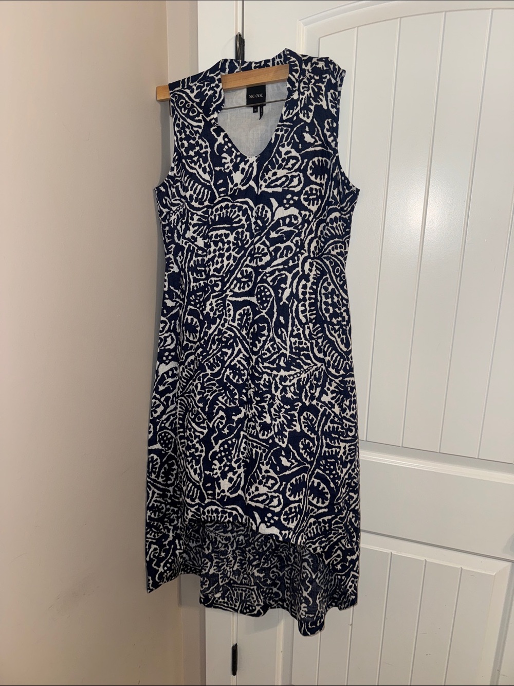 Linen Nic+Zoe Navy and White Sleeveless V-Neck Print High-Low Dress